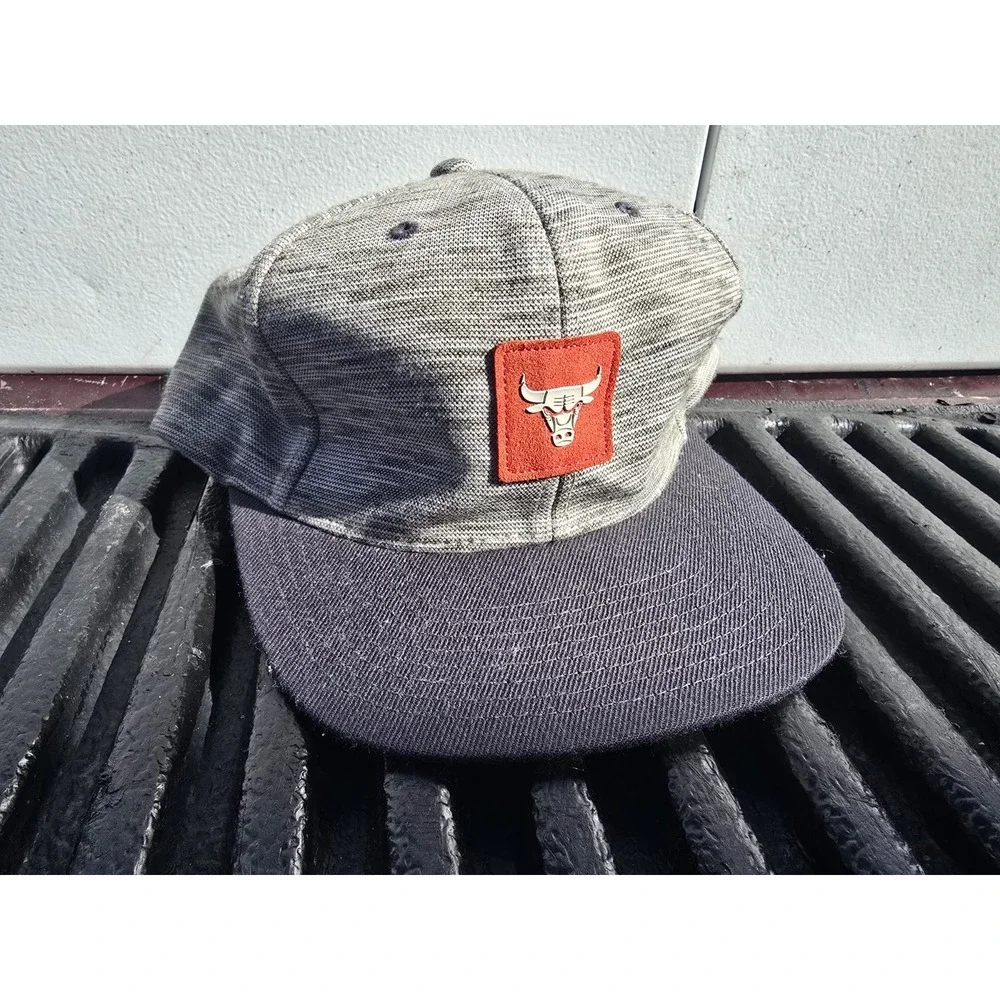 Mitchell & Ness Chicago Bulls Hat Snapback NBA Basketball Jordan Gray Black Cap